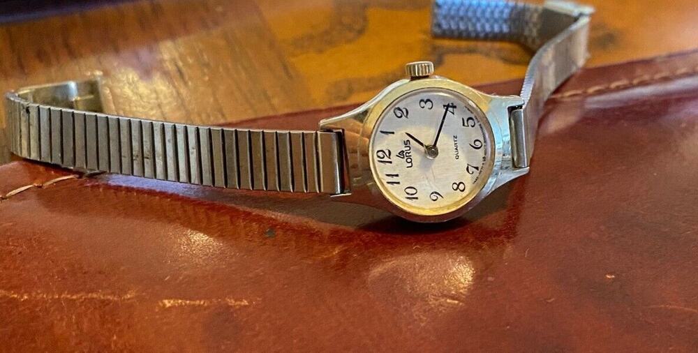 VTG Women's Gold Tone Lorus Watch with Adjustable Band